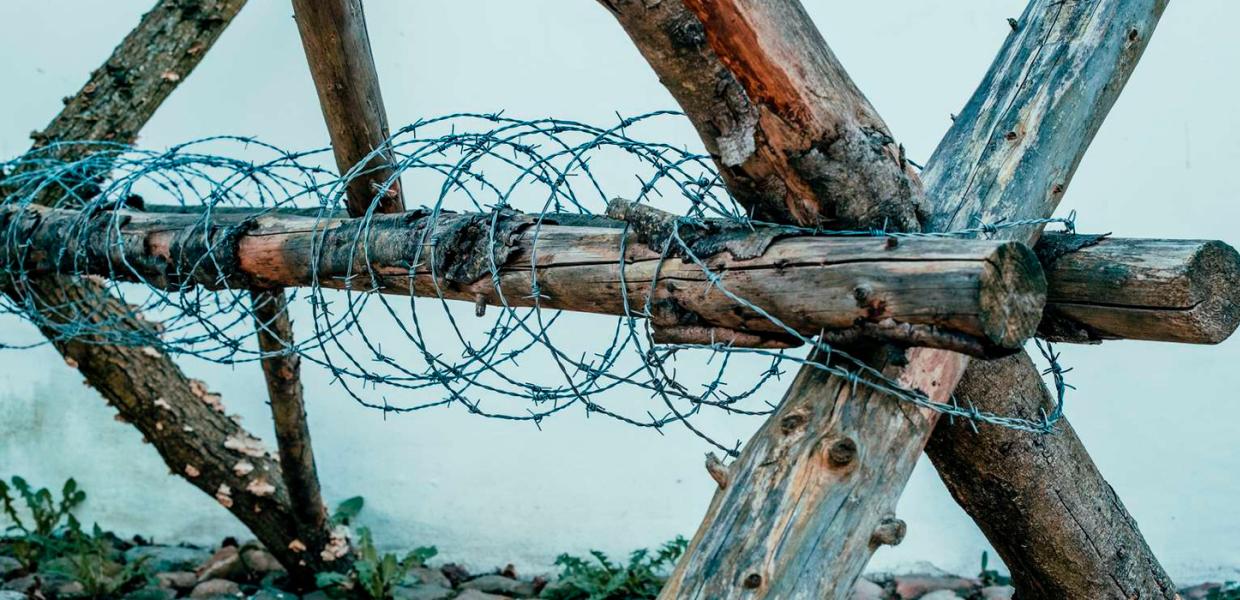 Hope&Despair Musuem Kolding - pigtråd